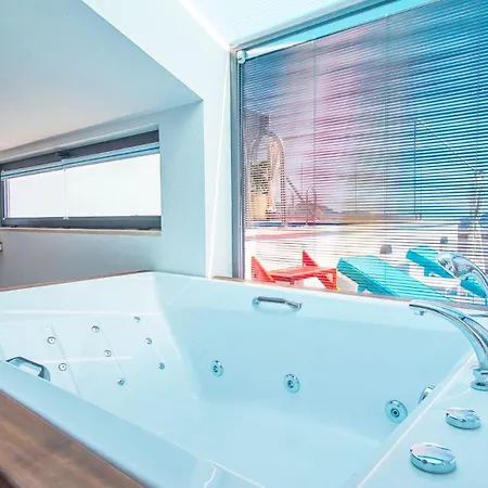 Luxury With Private Heated Pool - Wave Maker *